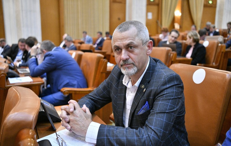 Premieră pe scena politică: AUR anunță că l-a exclus din partid pe Dumitru Focșa, deputatul care și-a agresat soția
