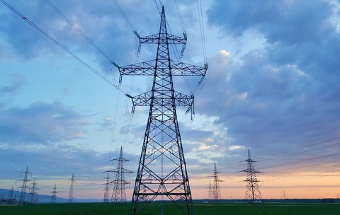 Prețurile energiei electrice au înregistrat luni creșteri spectaculoase în Europa, inclusiv în România, unde maximul zilei a ajuns la aproape 3.500 lei/MWh. Sursă foto Shutterstock