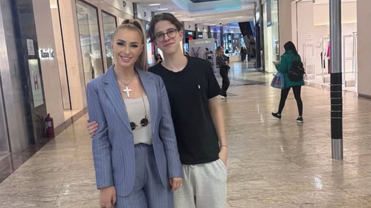 Anamaria Prodan alături de fiul ei, Laurențiu Reghecampf junior (Bebeto) | Foto: Instagram
