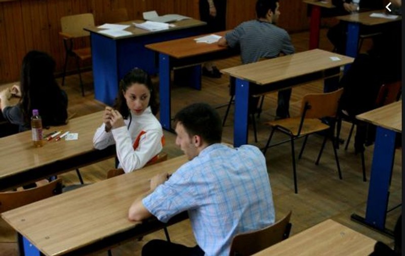 12 profesori de la un liceu din Neamț, condamnați la închisoare cu suspendare. Dădeau note fictive și nu notau absențele elevilor