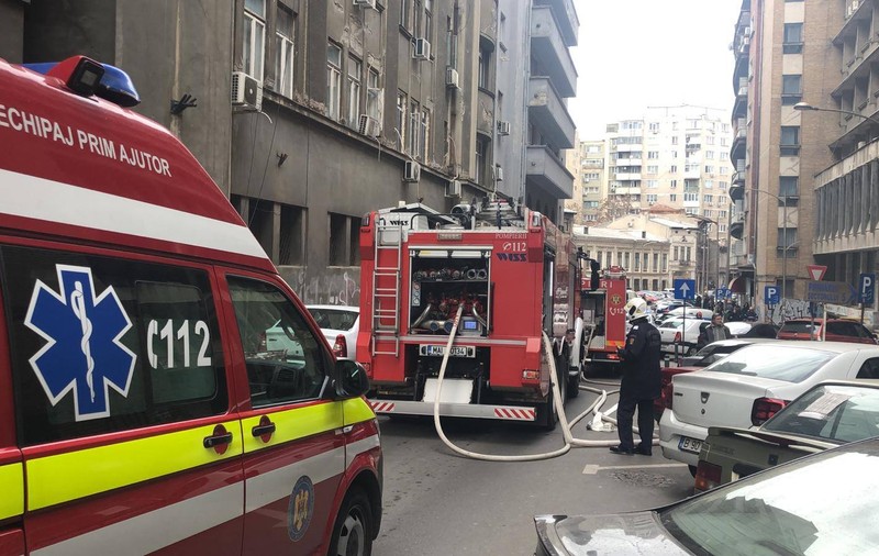 Incendiu în București, în apropiere de sediul Poliției Capitalei