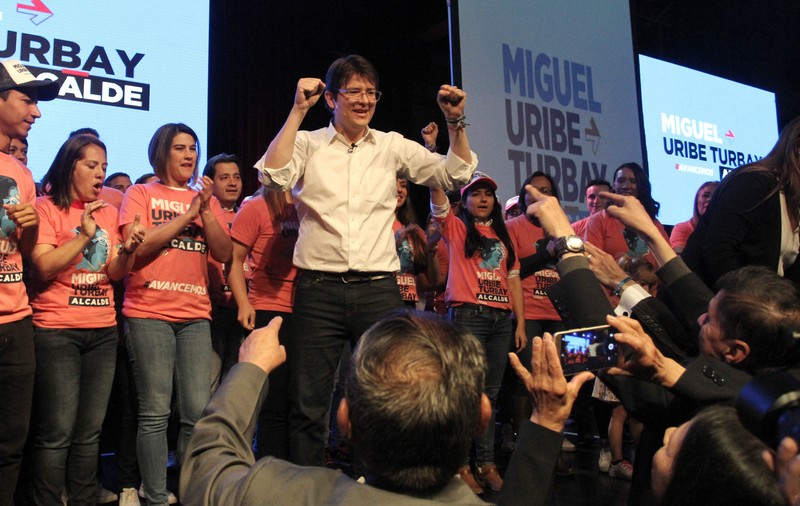 Un senator columbian a fost împușcat la un miting electoral din Bogota. „Miguel luptă pentru viața lui”