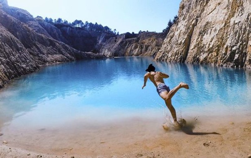 Utilizatorii de Instagram se îmbolnăvesc făcând selfie-uri într-un loc superb, dar toxic