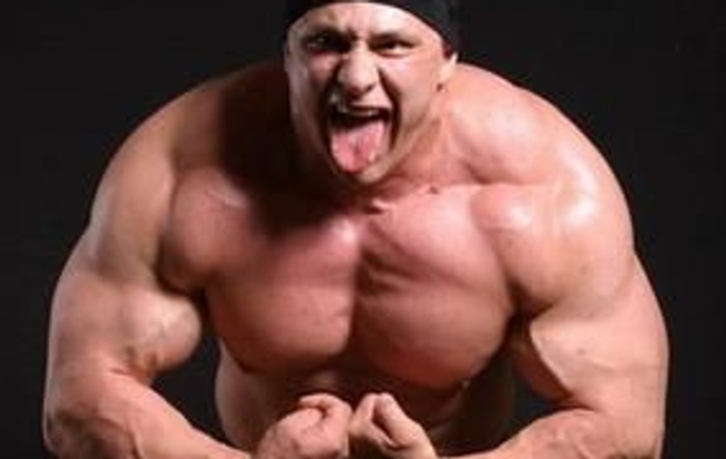 Radu Valahu se bate la skandenberg cu Hulk de Romania Radu