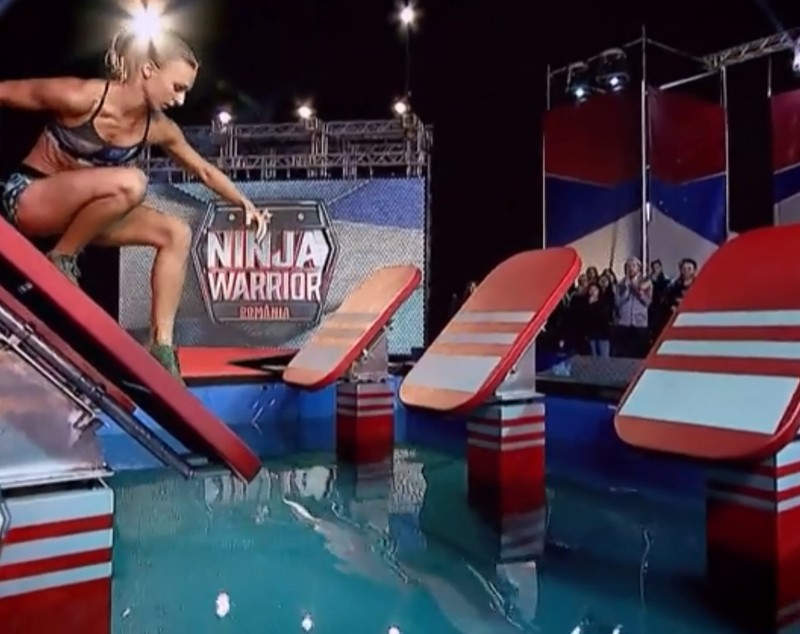 FOTO| Ilka Kis este prima femeie care a apăsat butonul roșu la Ninja Warrior România