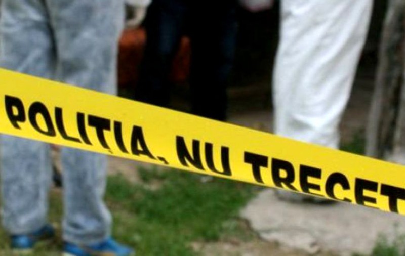 Bărbat din Gorj, găsit mort într-un șanț cu apă din fața casei sale. Ce au aflat polițiștii despre el