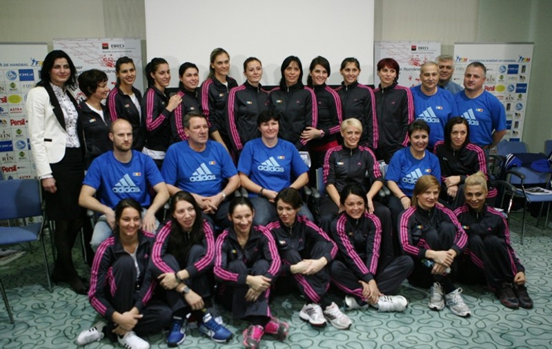 Autocarul naţionalei feminine de handbal, implicat într-un ACCIDENT