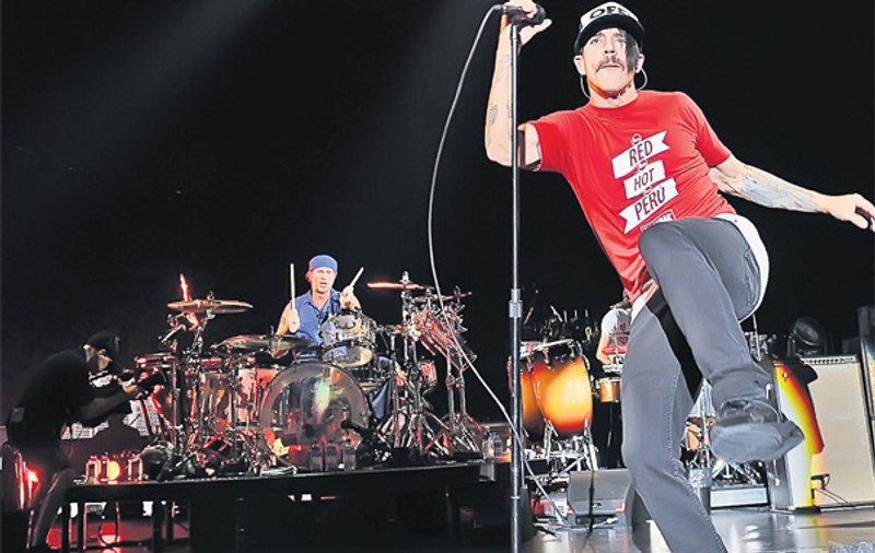 Vin băieţii de la Red Hot Chili Peppers  