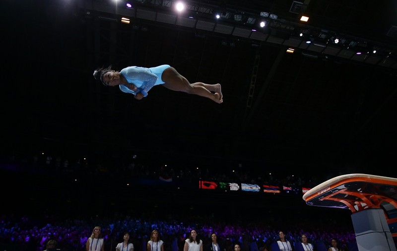 Gimnasta americană Simone Biles scrie istorie: a devenit prima femeie din lume care a executat săritura cu dublu echer Yurchenko