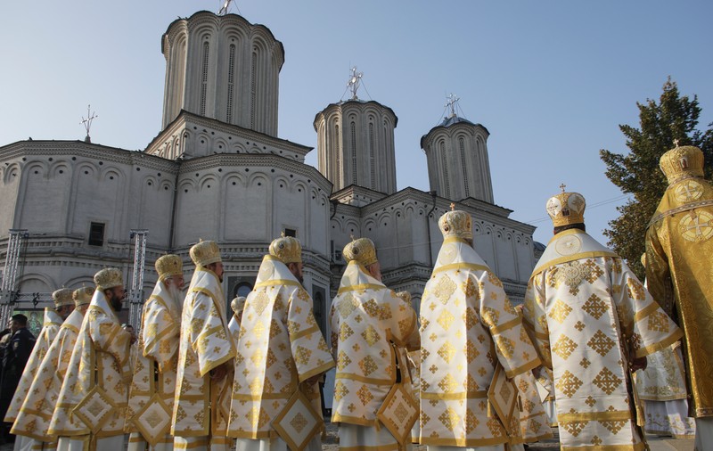 De ce Biserica Română nu le cere iertare romilor