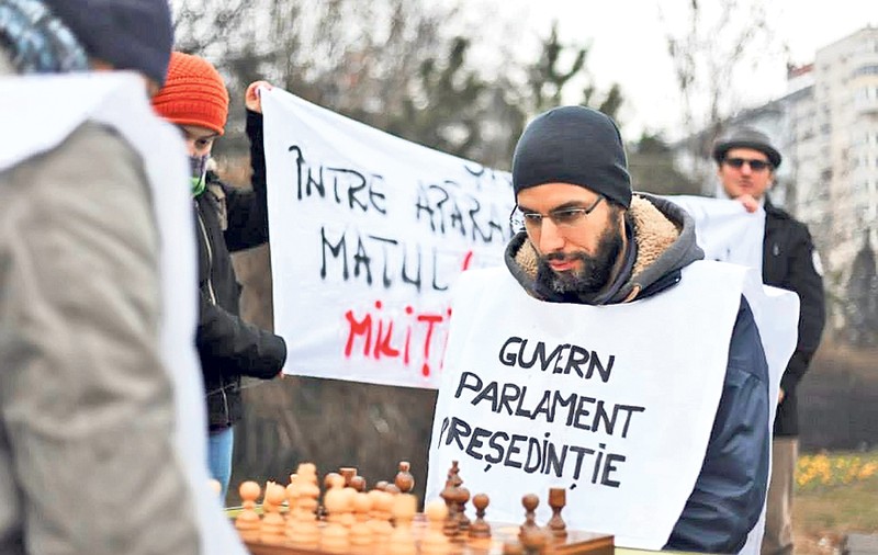 Au dat şah Guvernului, dar i-a făcut mat Jandarmeria