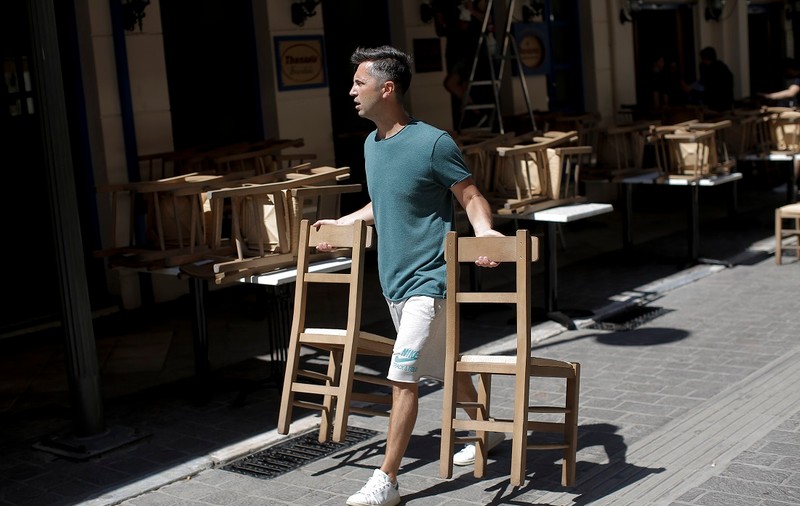 Grecia a închis restaurantele, barurile, cinematografele și muzeele din zonele cele mai populate