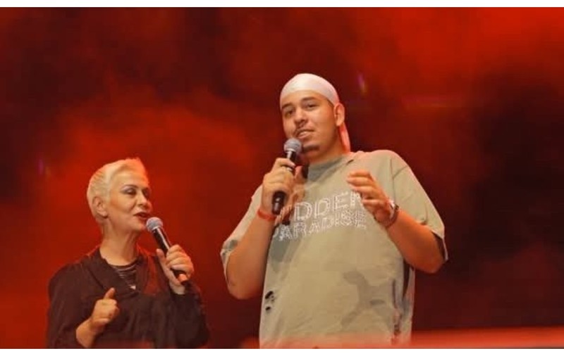 Cum a surprins-o fiul pe Monica Anghel cu două ore înainte de concertul de la Oradea. Cererea neașteptată a lui Aviv