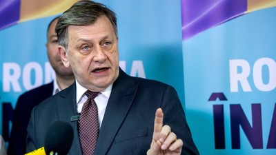 Crin Antonescu a ratat turul doi al prezidențialelor 2025, fiind depășit la voturi de George Simion și Nicușor Dan