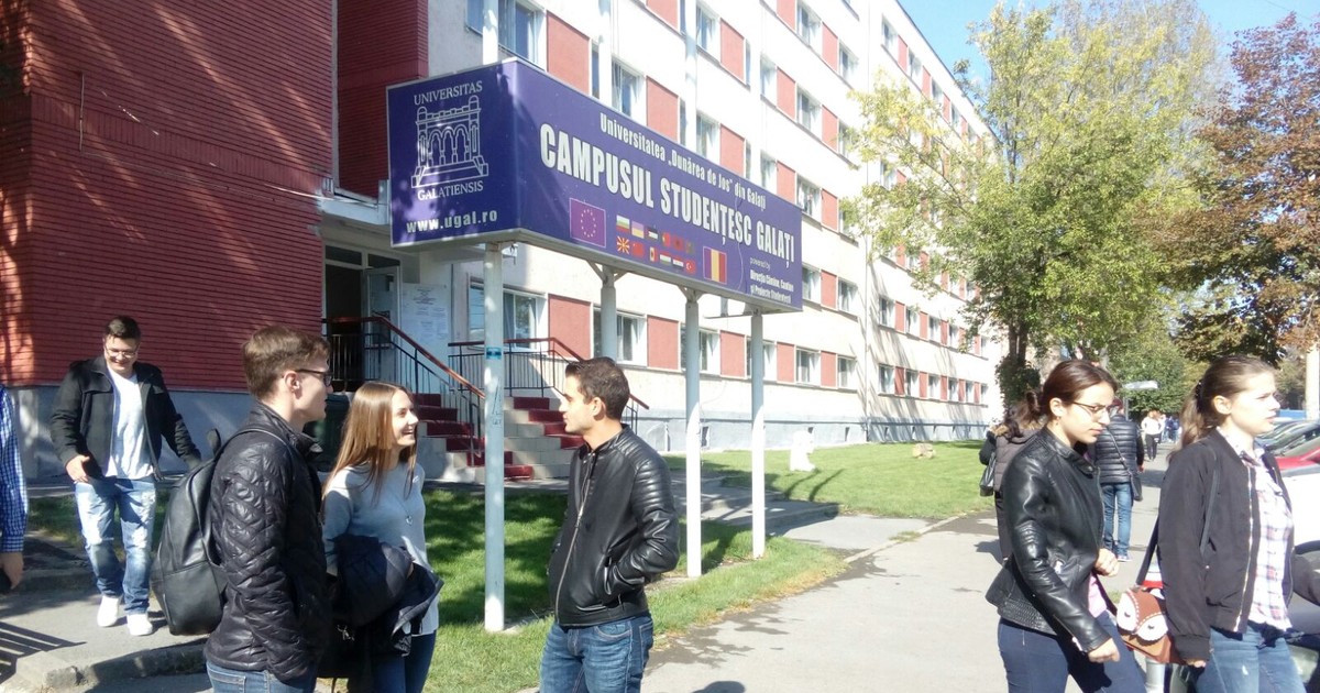 Sute de tineri din Republica Moldova au venit la facultate la Galați cu gânduri mari pentru viitor