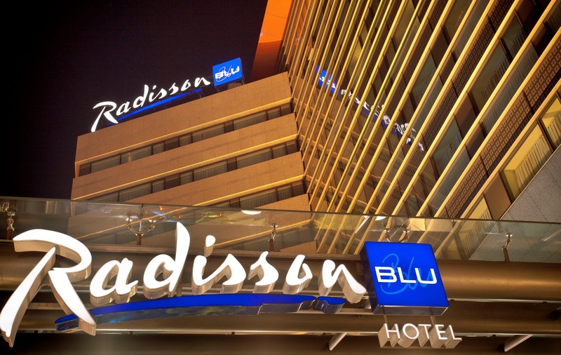 Amendă de 33.000 de lei și 11 camere închise, după ce șeful ANPC a fost invitat la Hotelul Radisson Blue