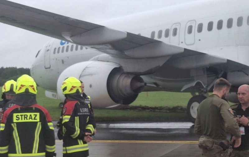 Un avion cu 190 de persoane la bord a ieșit de pe pistă la aterizare, în Polonia