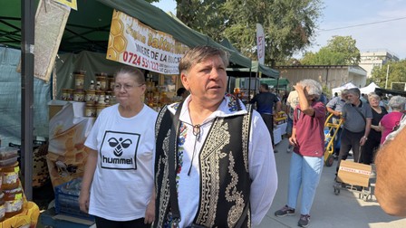 Marinel Băltărețu și soția la Târgul Național al Mierii