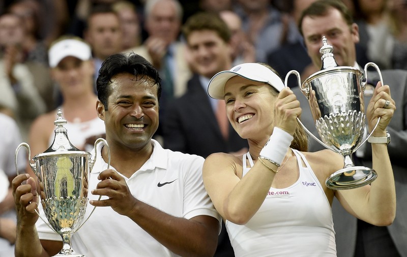 Martina Hingis a cucerit trofeul la Wimbledon și în proba de dublu mixt