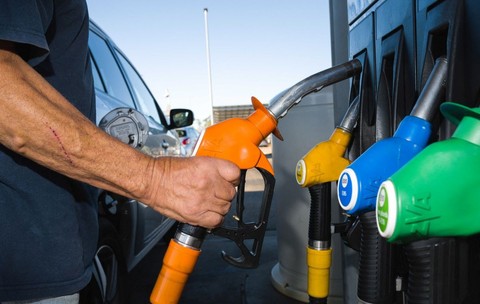 Fiscul a controlat 46 de companii petroliere după scumpirea carburanților, dar a dat amenzi infime