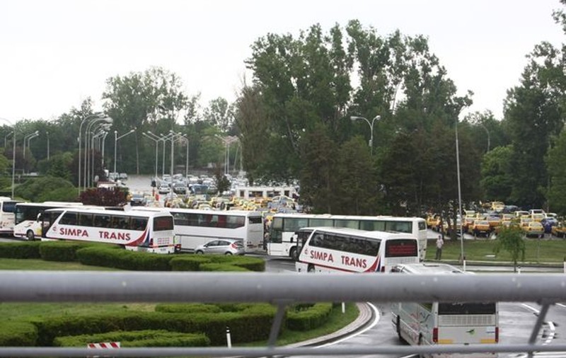 Aeroportul Otopeni, "paralizat" de fanii spanioli | FOTO