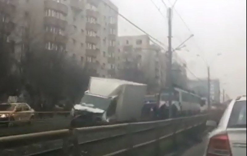 Accident pe linia tramvaiului 41. Circulația tramvaielor este blocată / VIDEO