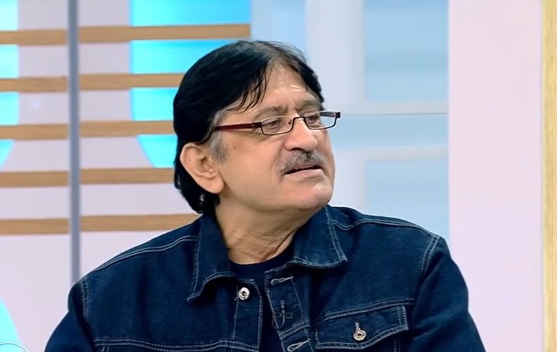 Viața lui Jean Paler la 67 de ani. „Medicamentele mă costă 1.400 de lei pe lună. M-am obișnuit cu infarct după infarct”