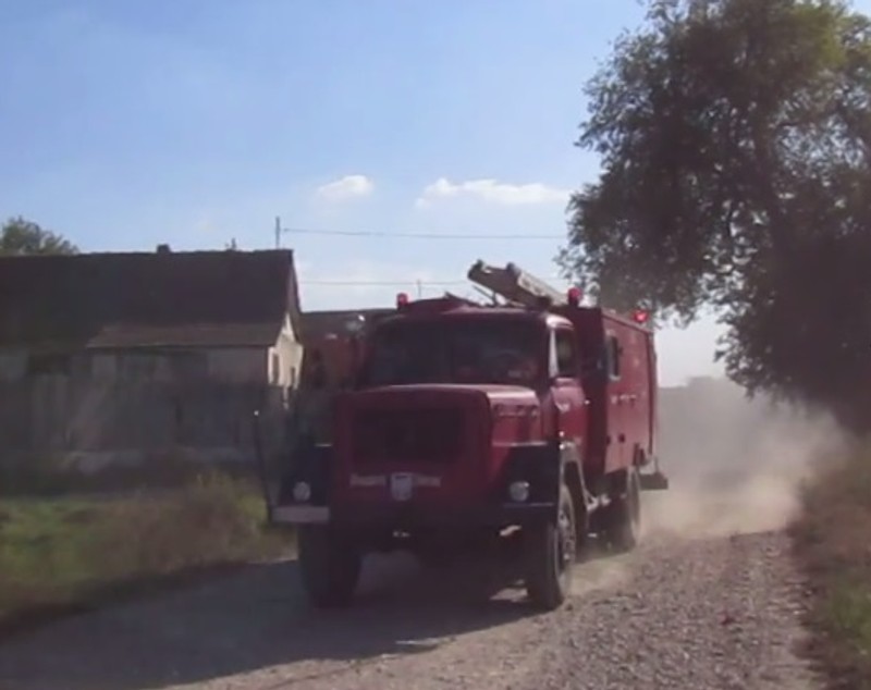A cerut-o în căsătorie cu pompierii după el! VIDEO