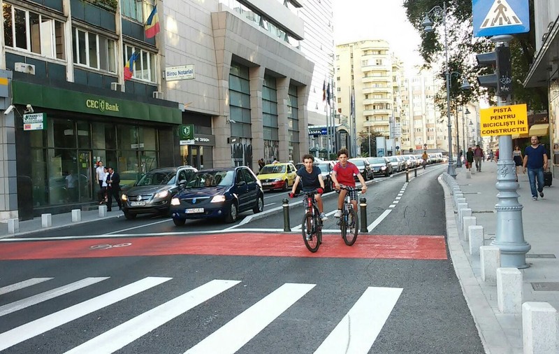 Tragedie pe Calea Victoriei. Un bărbat a fost spulberat pe trecerea de pietoni, de un vitezoman