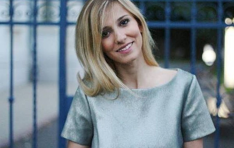 VIITOAREA MĂMICĂ DANA ROGOZ PRIMEŞTE DEJA CADOURI PENTRU BEBE! UITE CE I-A ADUS MAMA EI!