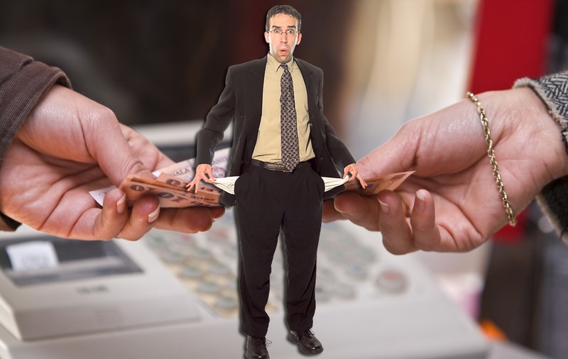 De la anul, Guvernul ne cocoşează cu taxe. Vezi ce biruri ne vor lăsa cu buzunarele goale!