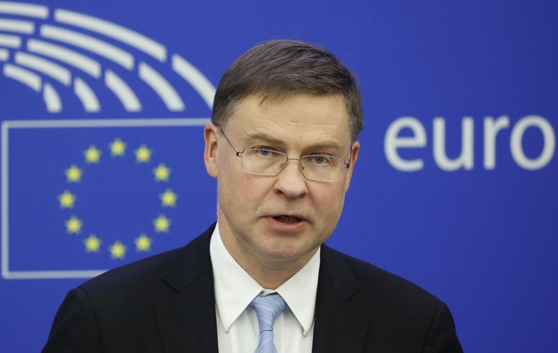 Polonia, Ungaria, Slovacia și Bulgaria, somate să ridice embargoul asupra cerealelor ucrainene. Altfel, UE anulează sprijinul pentru fermieri