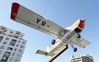Avionul din 1971 care a „aterizat” în cel mai scump cartier din Brașov