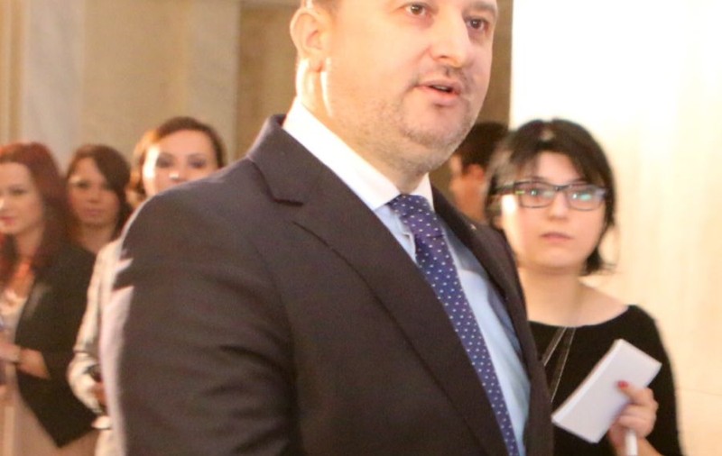 DANIEL CHIŢOIU şi-a DAT DEMISIA DE LA FINANŢE, ca să LUCREZE FULL-TIME la PARTID! A fost NUMIT SECRETAR-GENERAL AL PNL