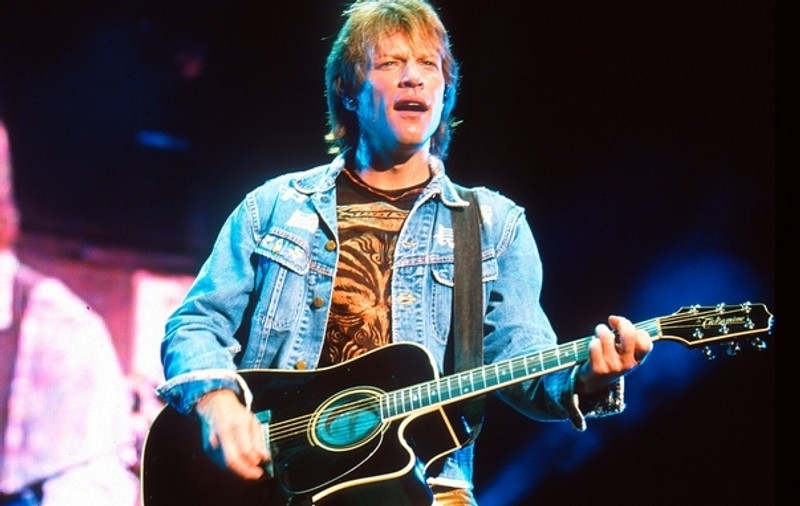 Jon Bon Jovi și-a vizitat o admiratoare bolnavă de cancer în spital, după un apel pe Facebook / VIDEO