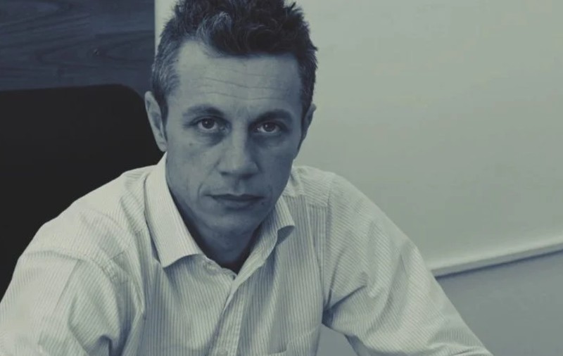 Profesorul de fizică din Zimnicea, acuzat de agresiune sexuală asupra unor eleve, a fost arestat