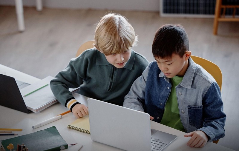 Olimpiada de Inteligență Artificială: Cultivarea Gândirii Computaționale pentru Viitor