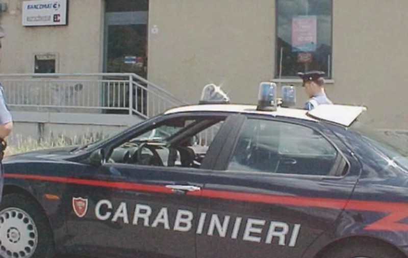 O româncă din Italia a fost arestată după ce a fost prinsă în flagrant cu banii furați de la angajator. A sustras peste 25.000 de euro!