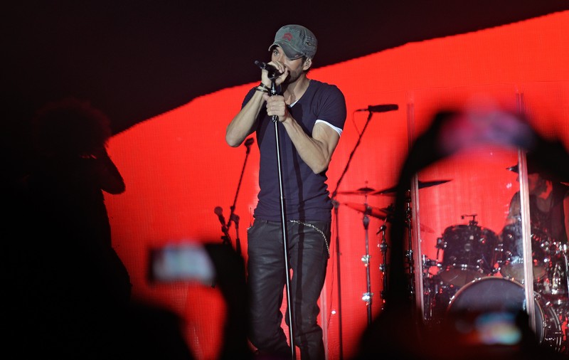 Enrique Iglesias, vrăjit de gusturile românești! Meniul pregătit special pentru el l-a dat pe spate pe artist!