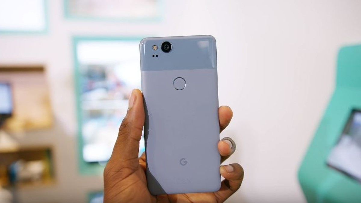 Google are probleme de calitate cu Pixel 2 XL. Calitatea ecranelor OLED, realizate de LG, pusă în discuție. Google Pixel 2 Kinda Blue