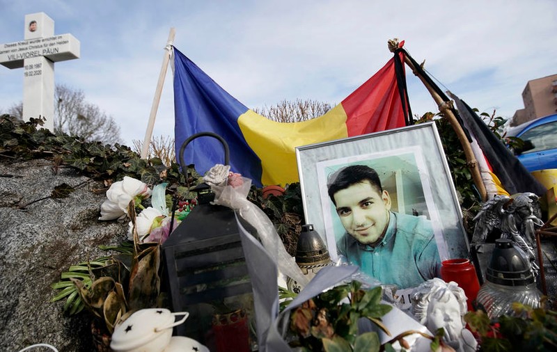 Tatăl lui Vili Viorel Păun, tânărul ucis acum un an în atentatul de la Hanau, acuză polițiștii germani de rasism. „I-am auzit spunând: «Nu cred că un țigan ar fi avut curaj civic»”