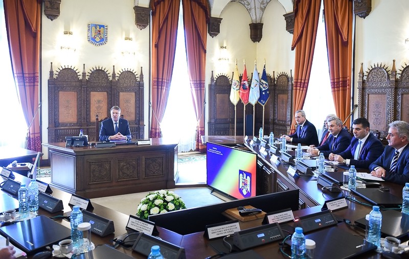 UPDATE CSAT a dat aviz pozitiv bugetului de stat pe 2017; Iohannis: Premierul s-a angajat să vină cu completări la sume