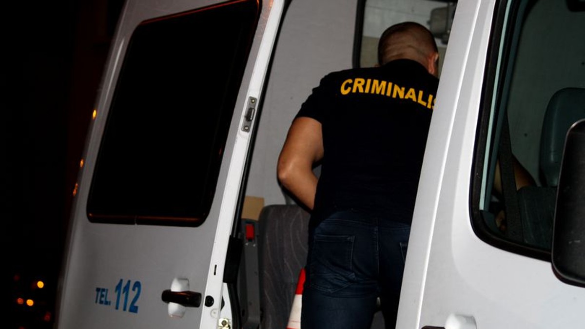 Militar găsit împușcat în cap, la o Unitate din Ghimbav. Polițist criminalist, urcat în autospeciala Poliției