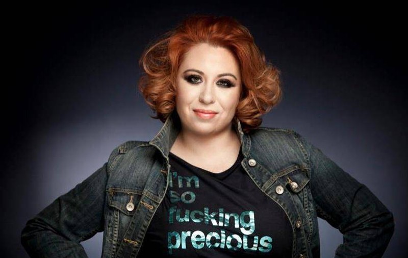 Oana Roman, GAFĂ DE PROPORŢII! Uite-o DESCULŢĂ, ÎN FAŢA A ZECI DE OAMENI! | FOTO ÎN ARTICOL