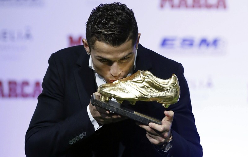 GALERIE FOTO / Ronaldo se dă mare şi după ce a primit o gheată