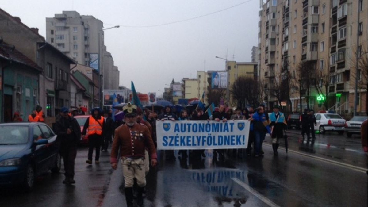 Mii de oameni au participat la un miting pentru autonomia Ținutului Secuiesc la Târgu Mureș