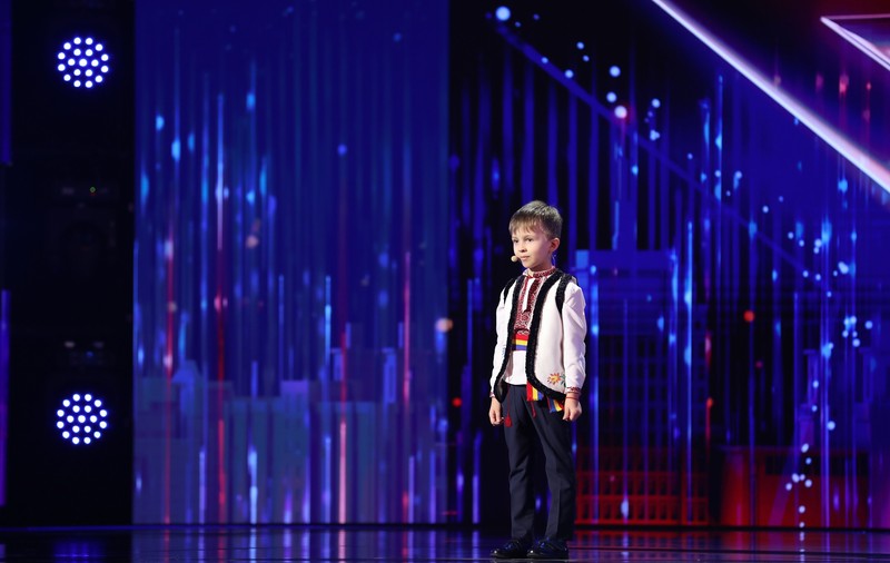 Vlad Ciobanu, în vârstă de 5 ani, a revenit pe scena „Românii au talent”, după ce anul trecut a câștigat premiul pentru originalitate. Reacția Alexandrei Dinu