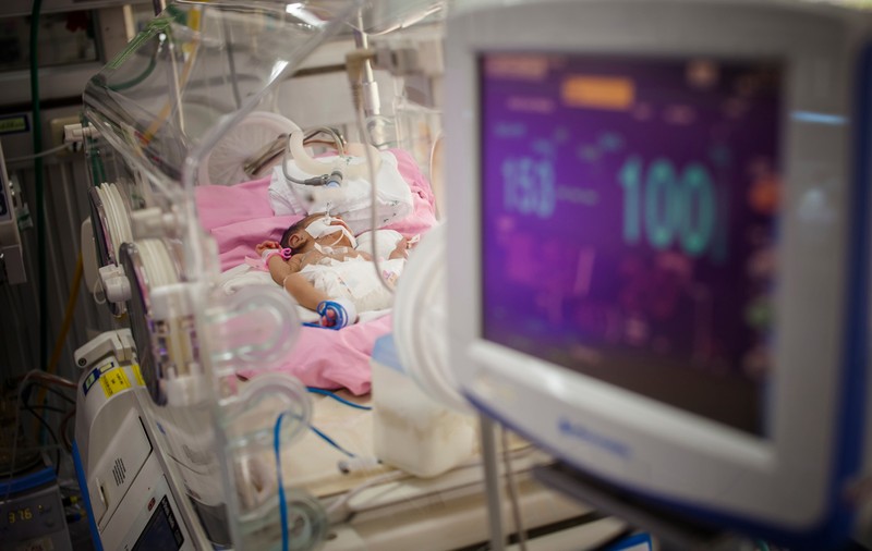 Un alt bebeluș născut la Maternitatea Odobescu și mama sa, confirmați cu coronavirus