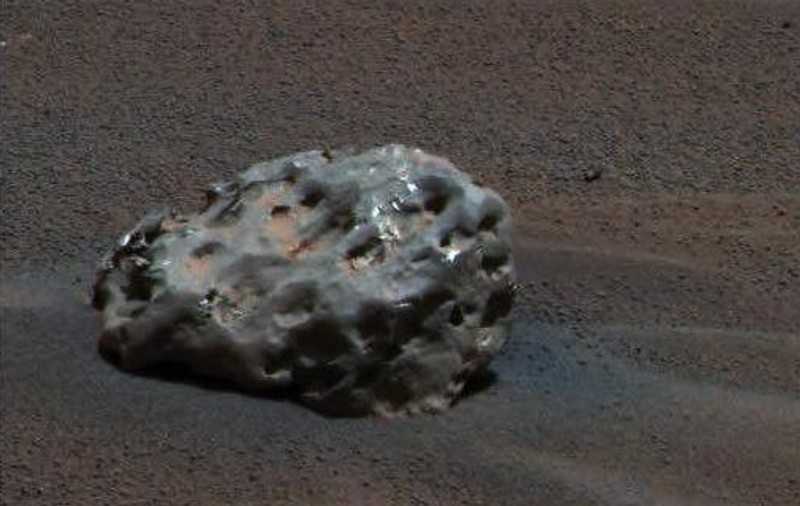 Un copil a supravieţuit după ce a fost lovit de un meteorit