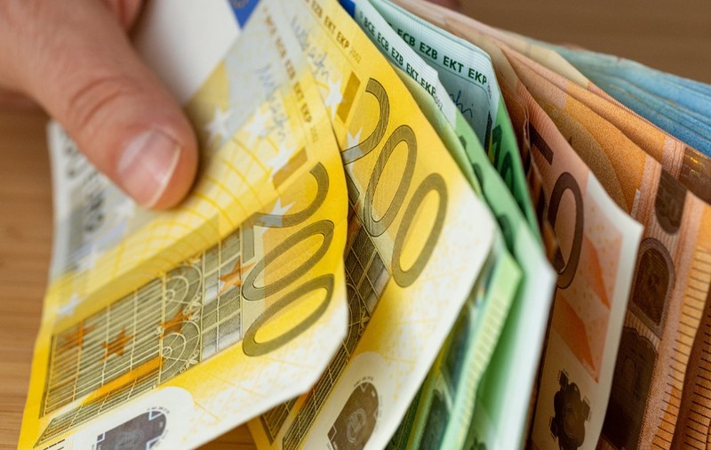 Mai multe bancnote de euro